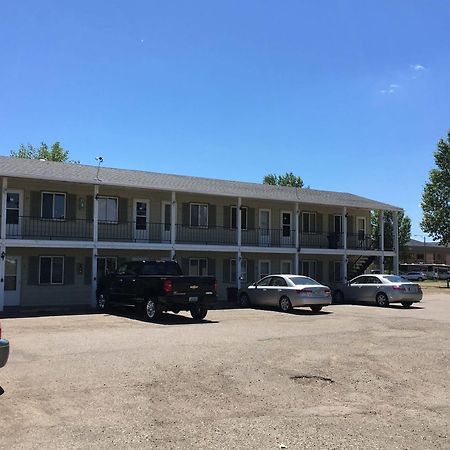 Colonial Motel And Rv Park Mandan Esterno foto